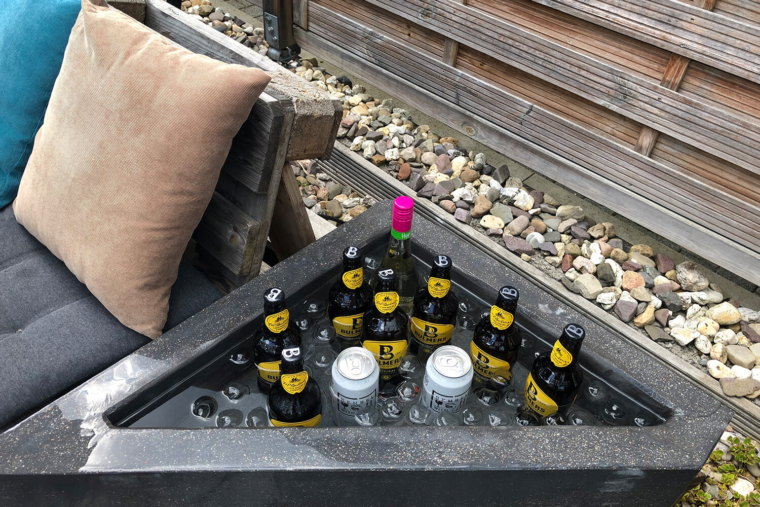 Getränkekühler Outdoor aus Beton von Schneider Bau Köln