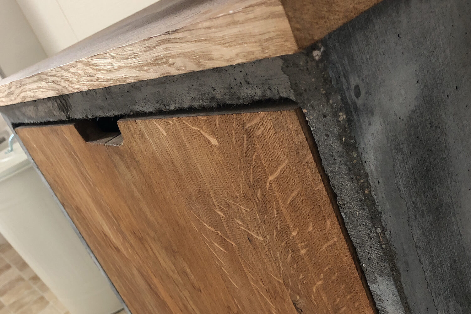 Nahaufnahme eines Badezimmerschranks von Schneider Bau Köln