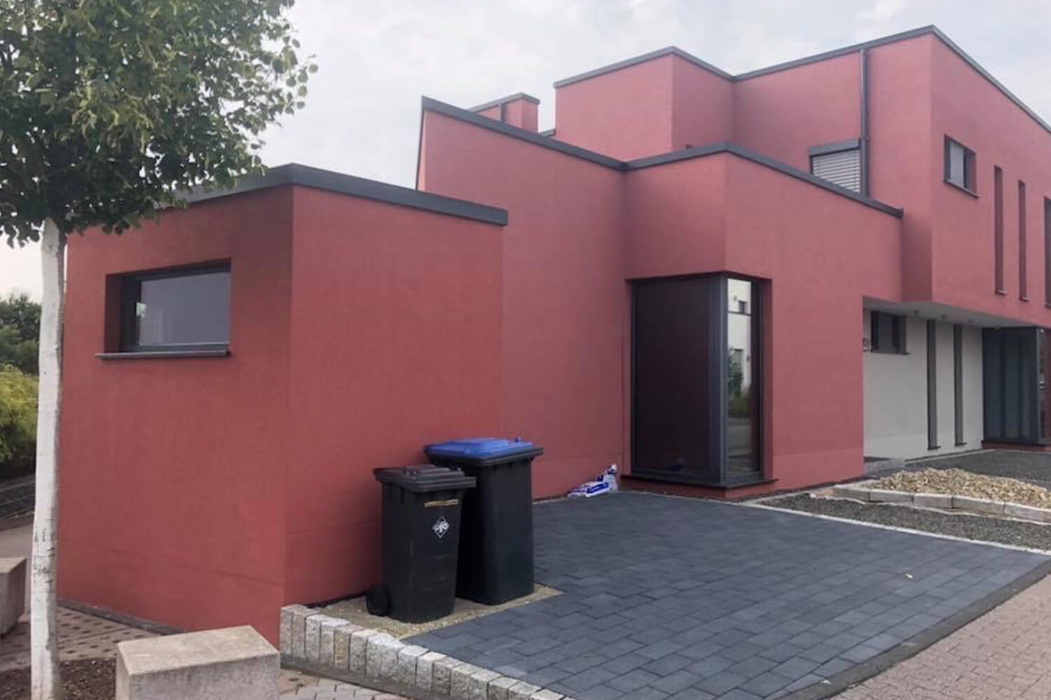Gartenbau und Einfahrt von Schneider Bau Köln
