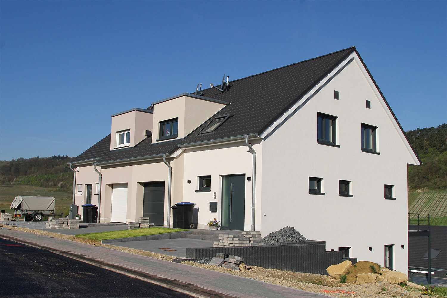 Hausbau Zweifamilienhaus von Schneider Bau Köln